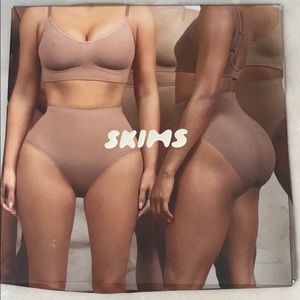 SKIMS HIGH-WAISTED BRIEF